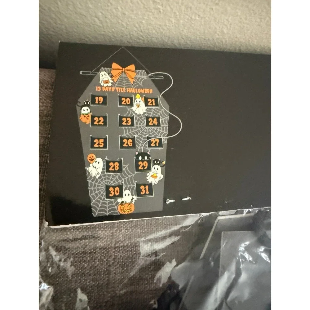 New Halloween Ghostees Pocket Countdown Calendar * Hot Topic Exclusive*